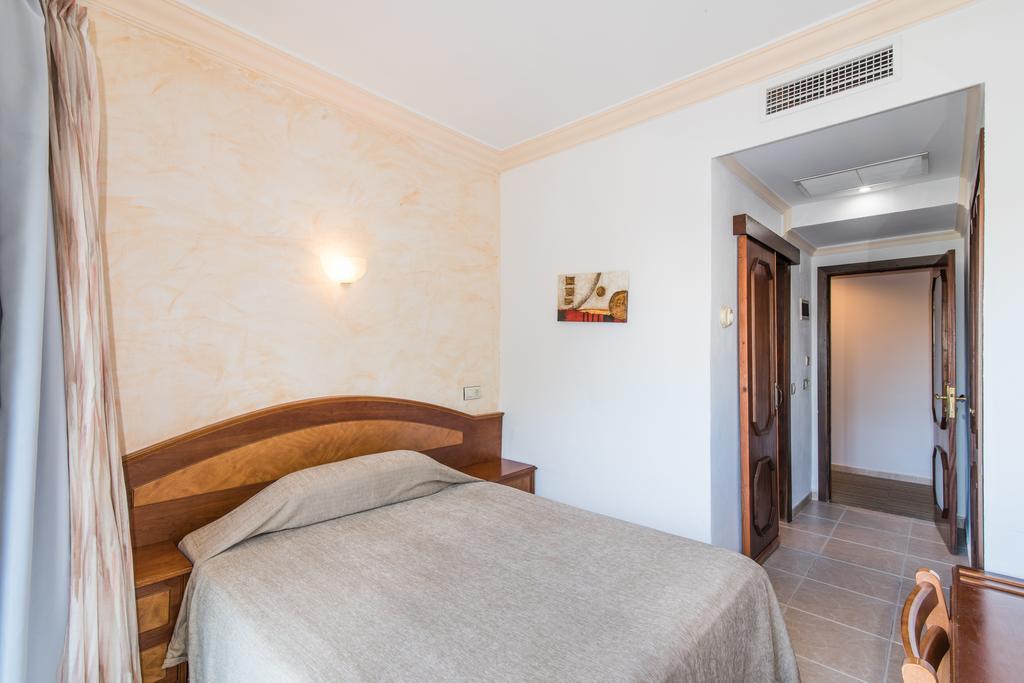Hotel Baviera Cala Ratjada  Eksteriør billede